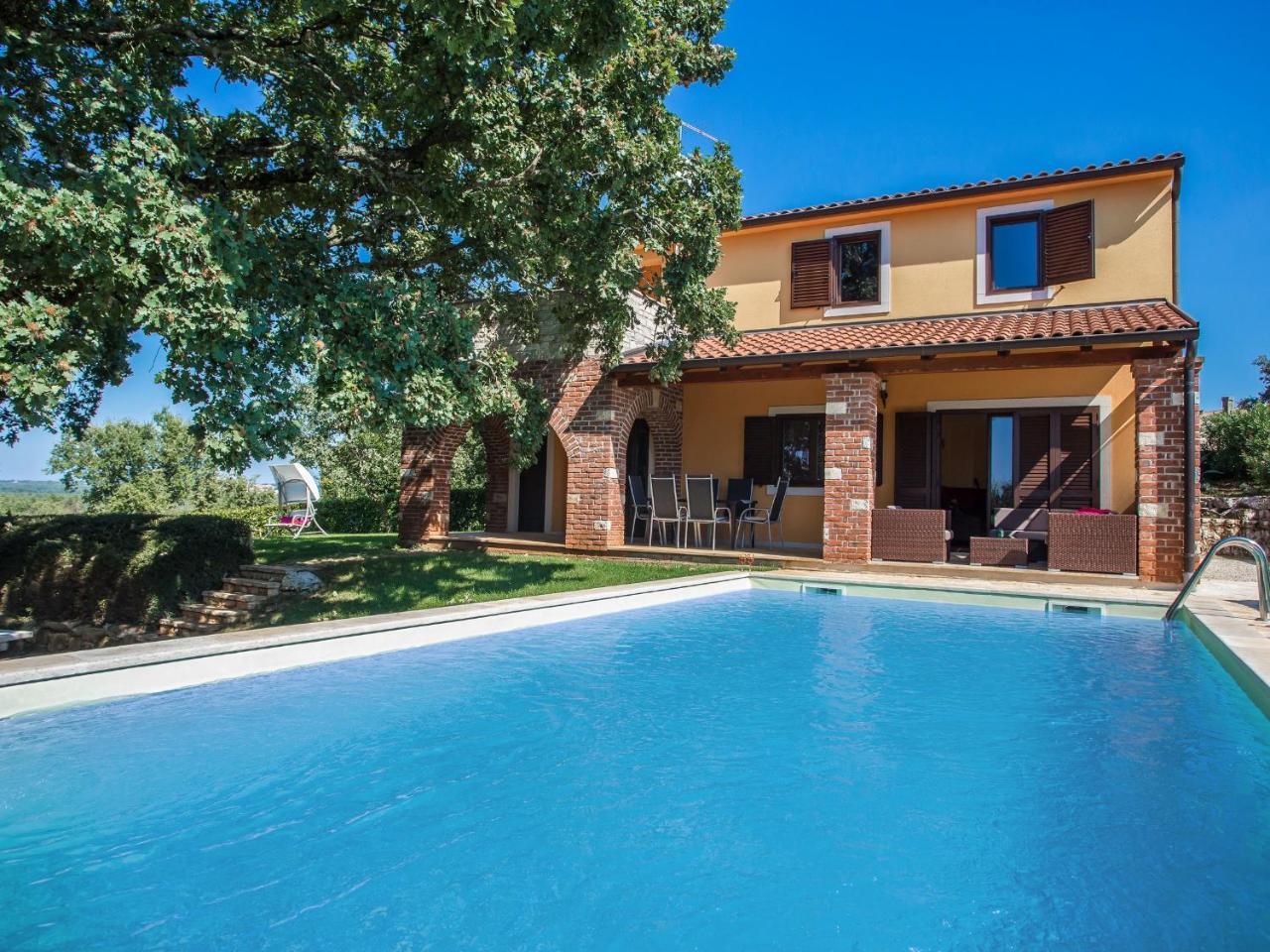Villa Hrast Bacva Višnjan Exterior foto